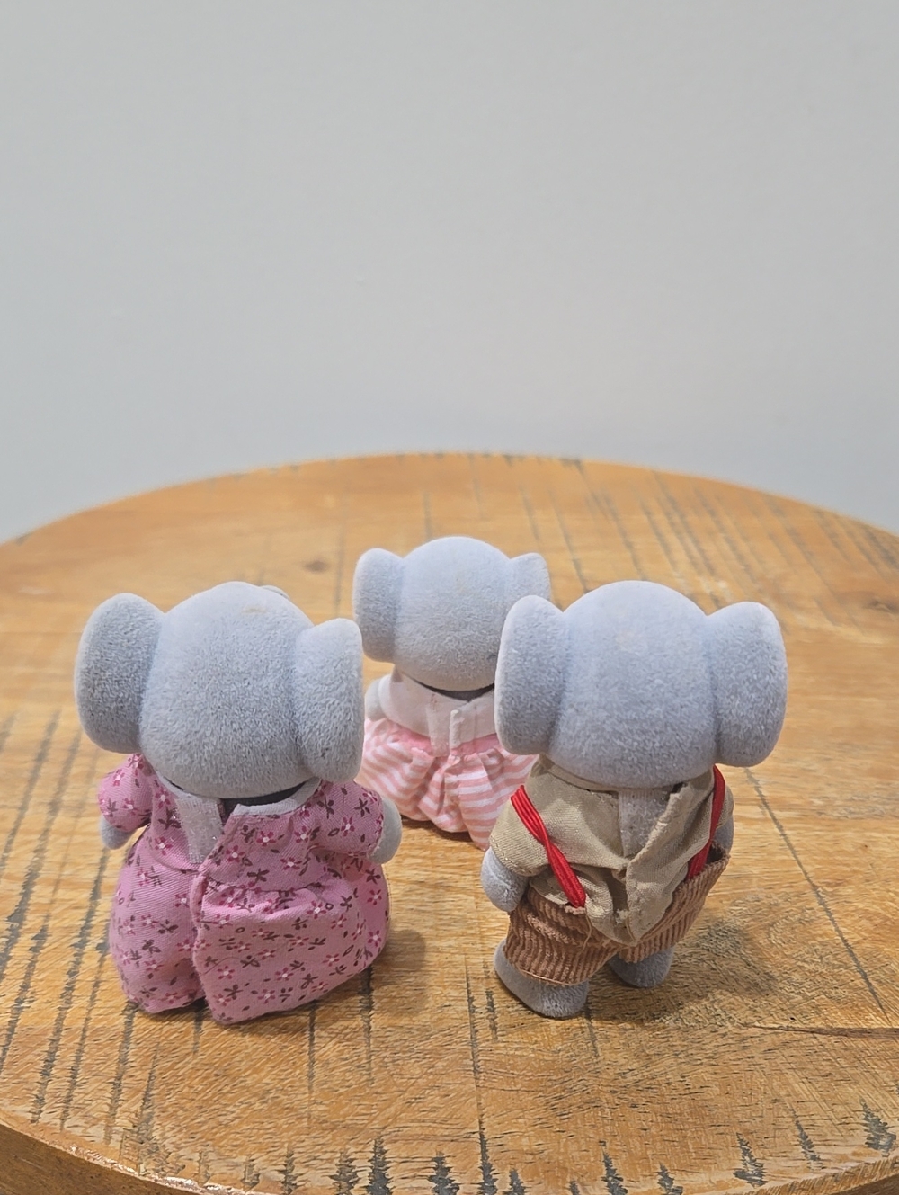 Sylvanian Families Calico Critters Elephant Dolls (Lot Of 3) - Picture 6 of 12
